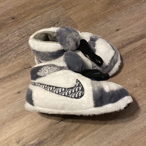 Nike Shoes - JORDAN 1 SLIPPERS!!
